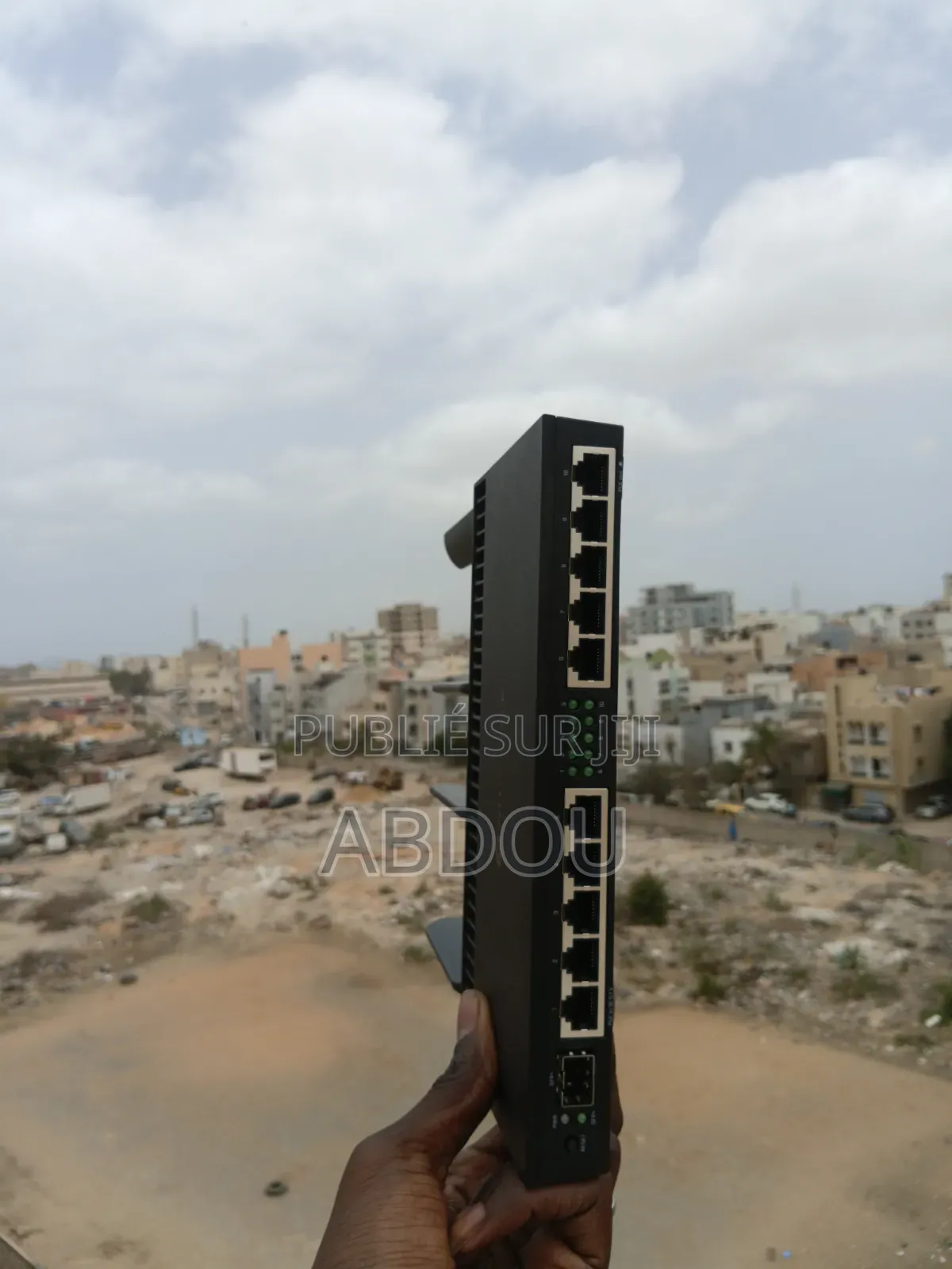Routeur Mikrotik Rb4011 Avec 4 Puissant Antennes