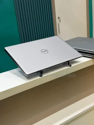 Nouveau HP EliteBook 840 G8 16GB Intel Core i5 SSD 512GB