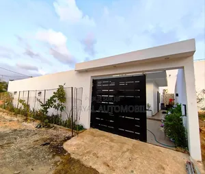 3chbre Villa dans Somone, Thiès Sud à Vendre