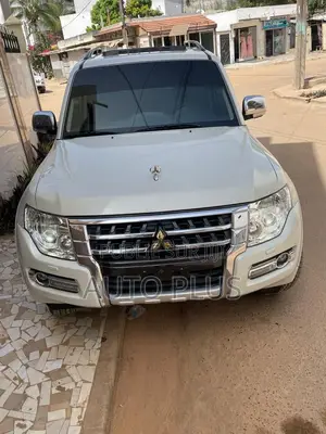Mitsubishi Pajero 2017 Blanc