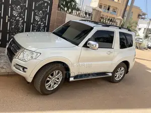 Mitsubishi Pajero 2017 Blanc