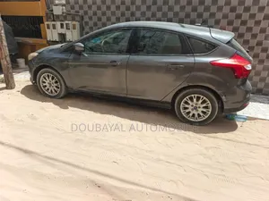 Ford Focus 2012 Gris