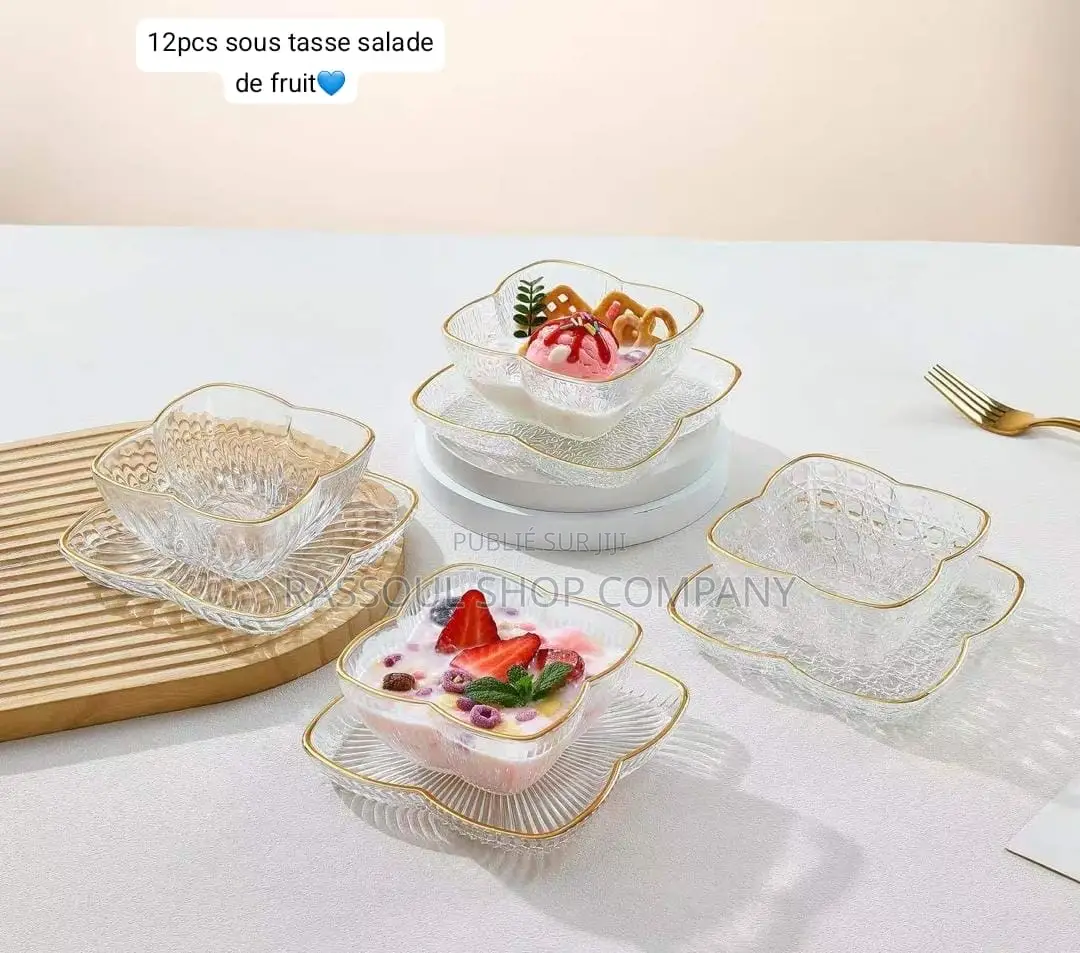 Saladier 12 Pièces en Verre Prix:5000f Contact Whatsapp
