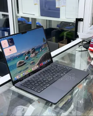 Nouveau Apple MacBook Pro 2025 M5 16GB Apple M5 SSD 512GB