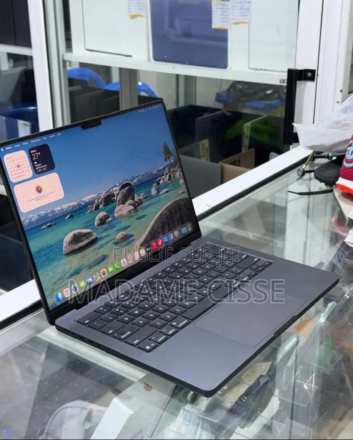 Nouveau Apple MacBook Pro 2025 M5 16GB Apple M5 SSD 512GB