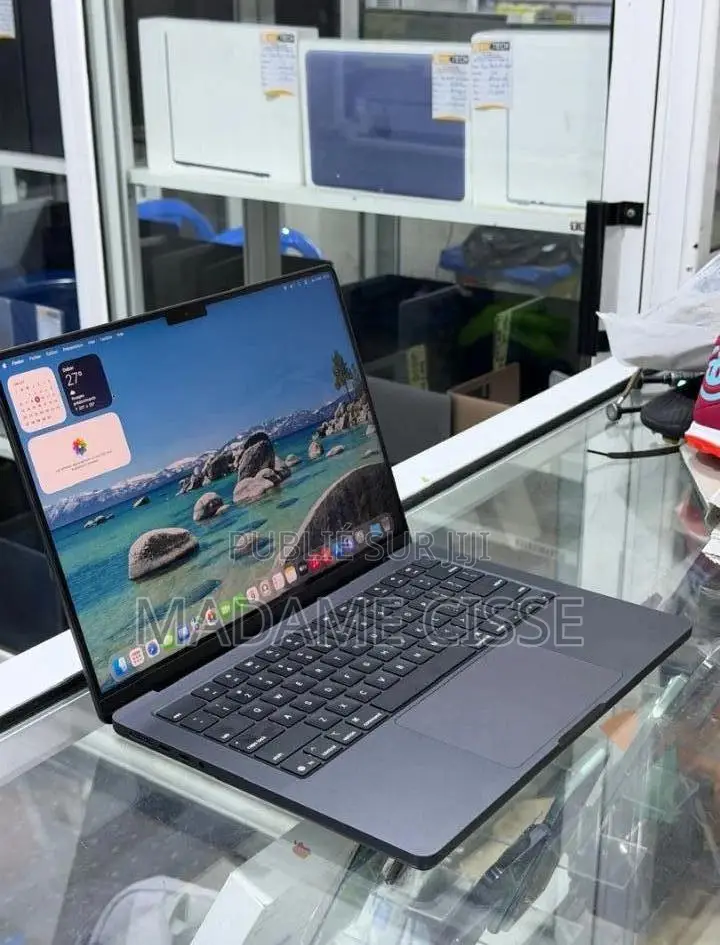 Nouveau Apple MacBook Pro 2025 M5 16GB Apple M5 SSD 512GB