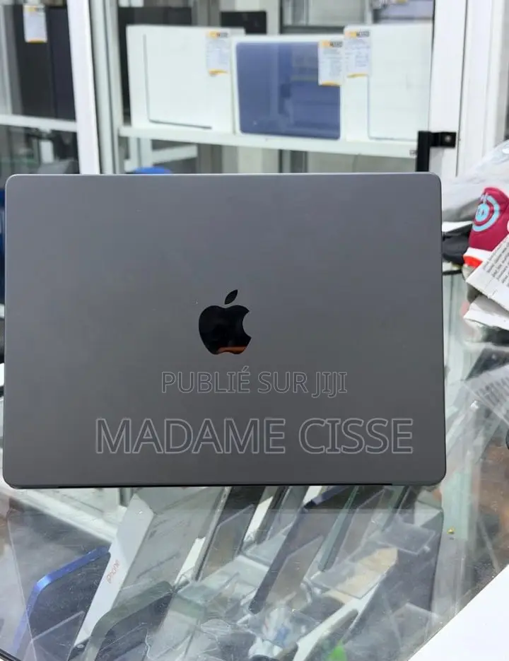 Nouveau Apple MacBook Pro 2025 M5 16GB Apple M5 SSD 512GB