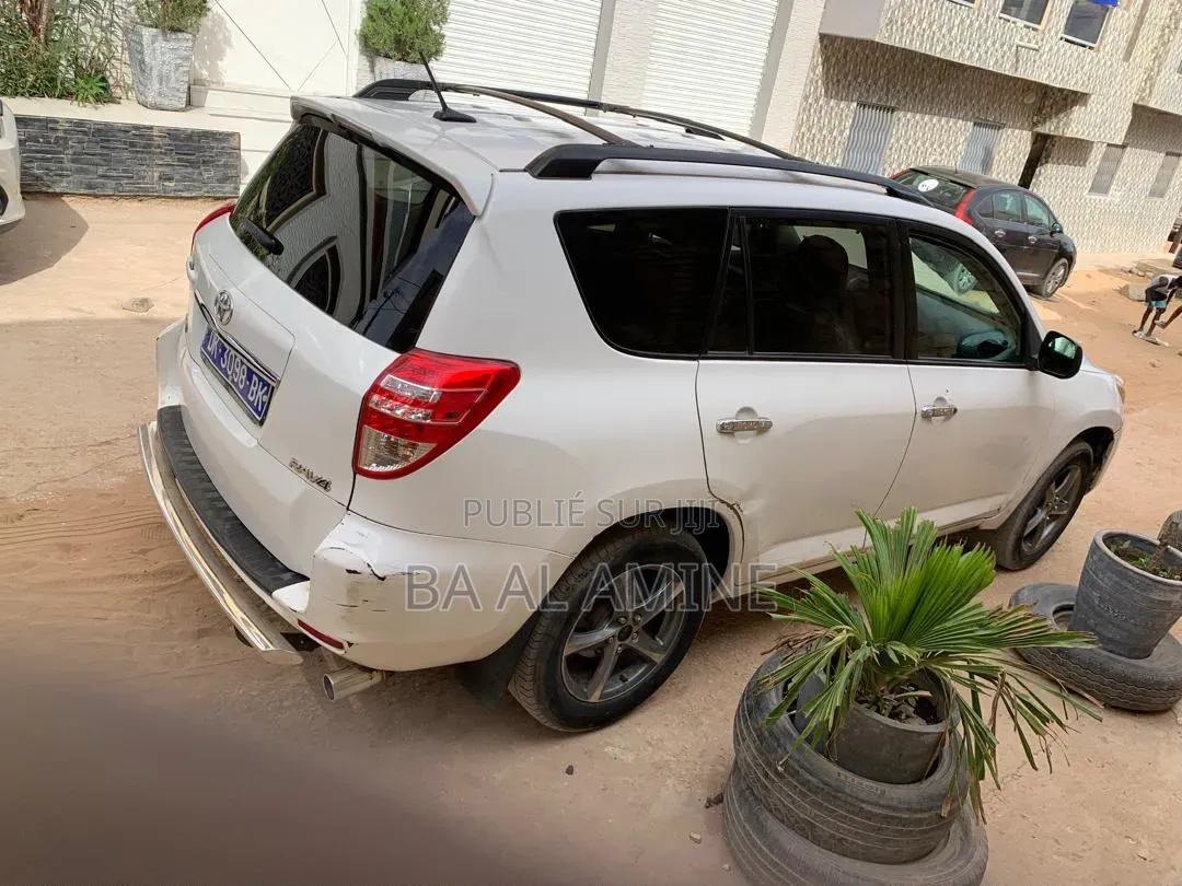 Toyota RAV4 2010 Blanc