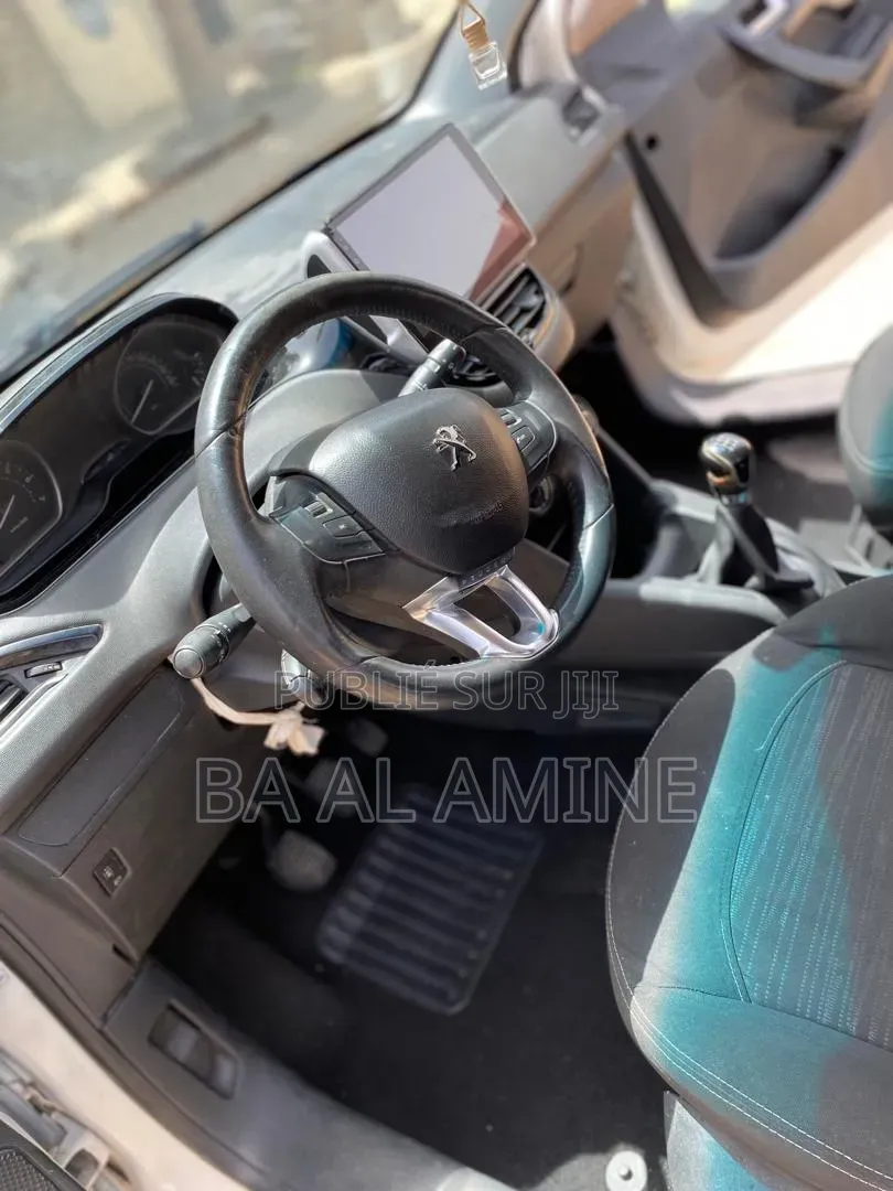 Peugeot 208 2016 Blanc