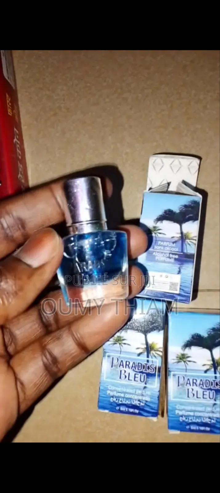 Mini Flacon De Parfum d'Été À Porter De Main