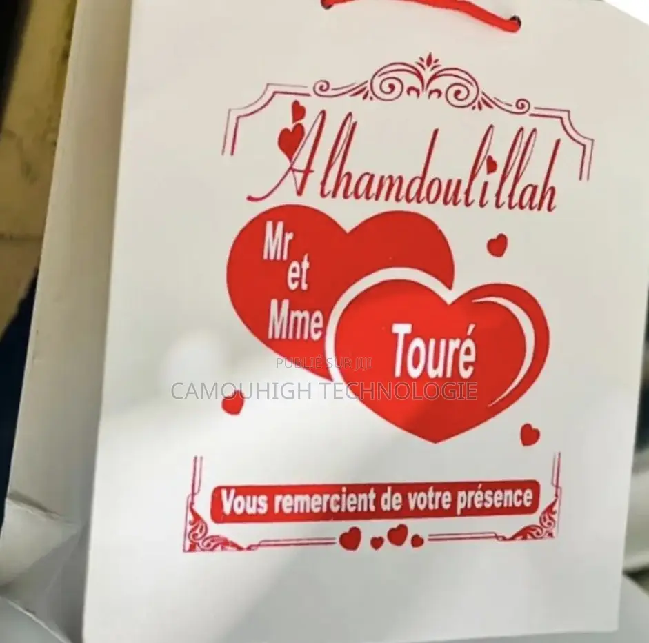 Personnalisez Vos Événements Avec Élégance !