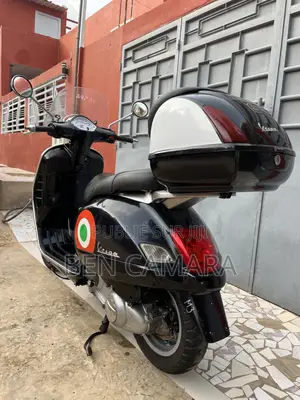 Nouveau Vespa 125 2016 Bleu