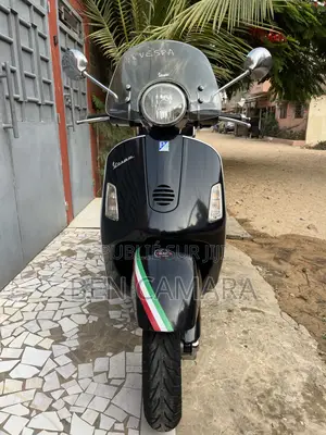 Nouveau Vespa 125 2016 Bleu