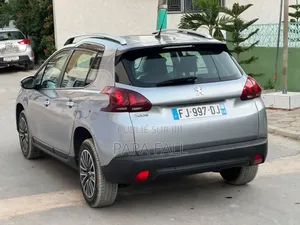 Peugeot 2008 2018 Gris