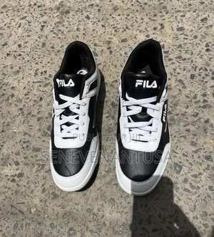 Fila, Probablement Le Modèle Original Fitness Ou Davenport.Elles Une T