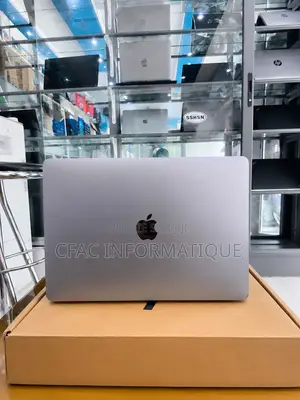 Nouveau Apple MacBook Pro 2020 32GB Intel Core i7 SSD 512GB