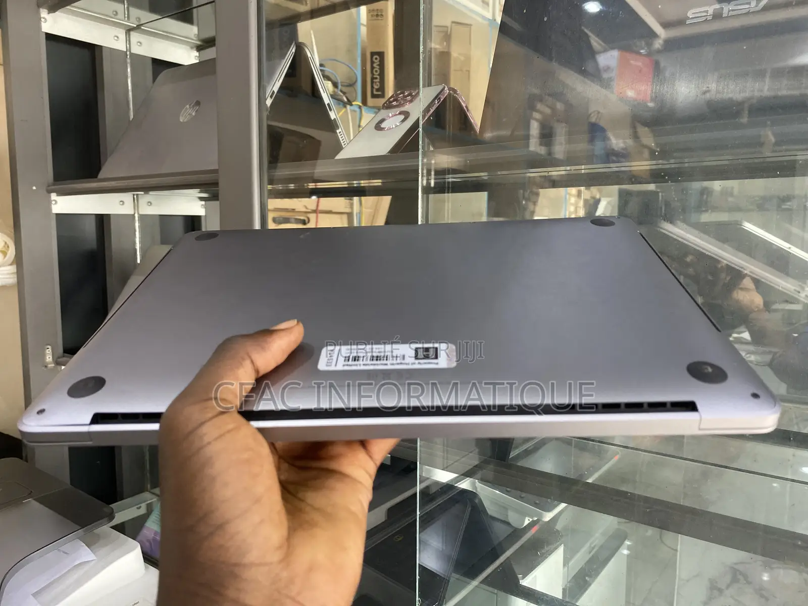Nouveau Apple MacBook Pro 2020 32GB Intel Core i7 SSD 512GB