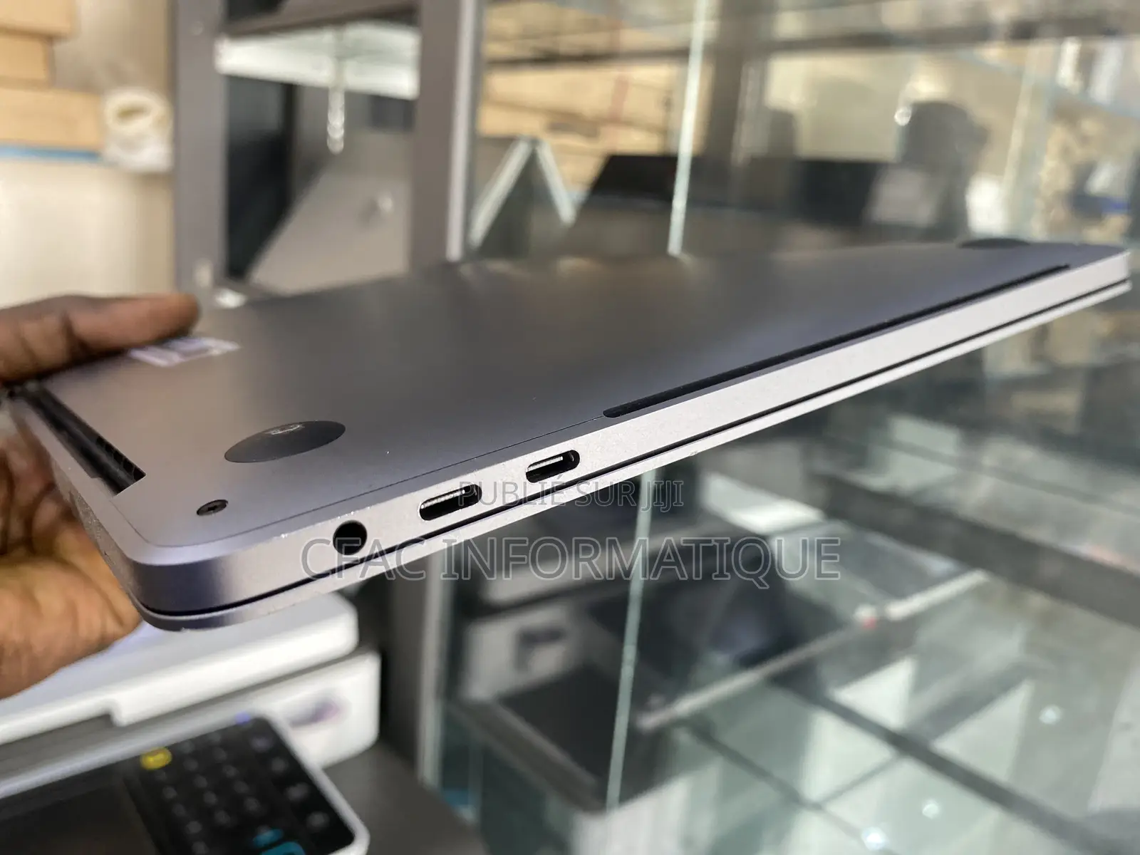 Nouveau Apple MacBook Pro 2020 32GB Intel Core i7 SSD 512GB