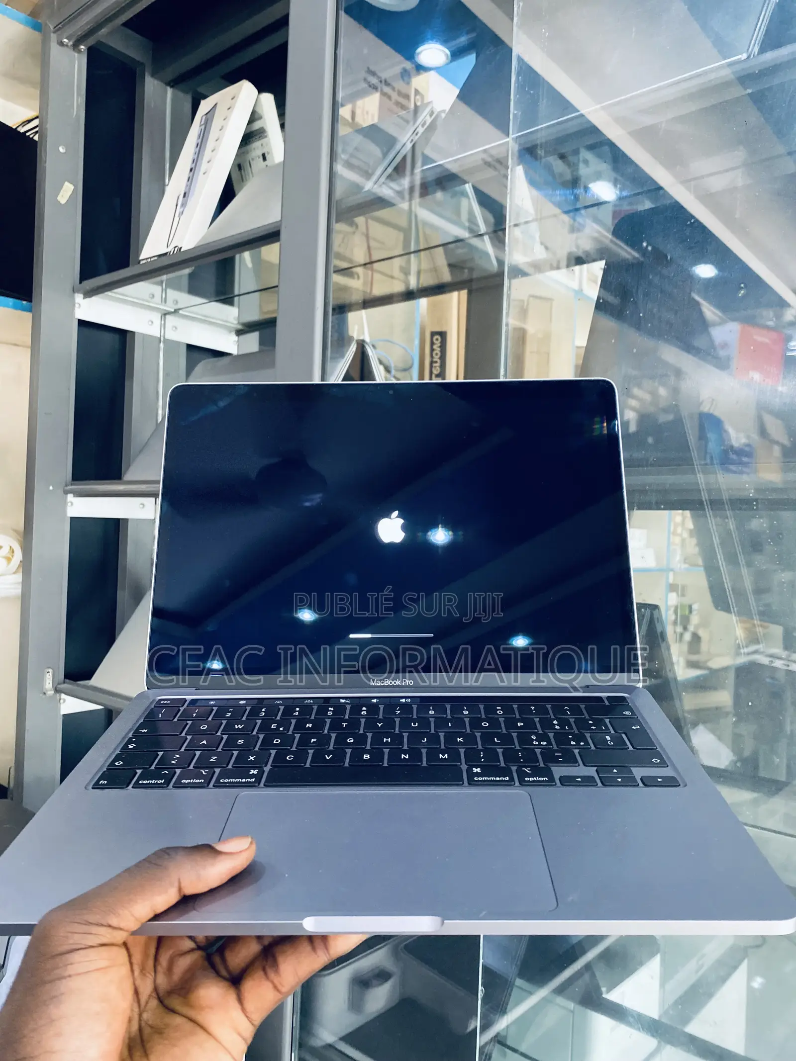 Nouveau Apple MacBook Pro 2020 32GB Intel Core i7 SSD 512GB