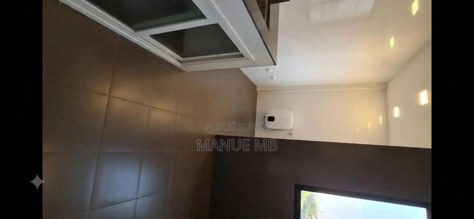 2chbre Appartement dans Patricia, Fann-Point E-Amitié à Louer
