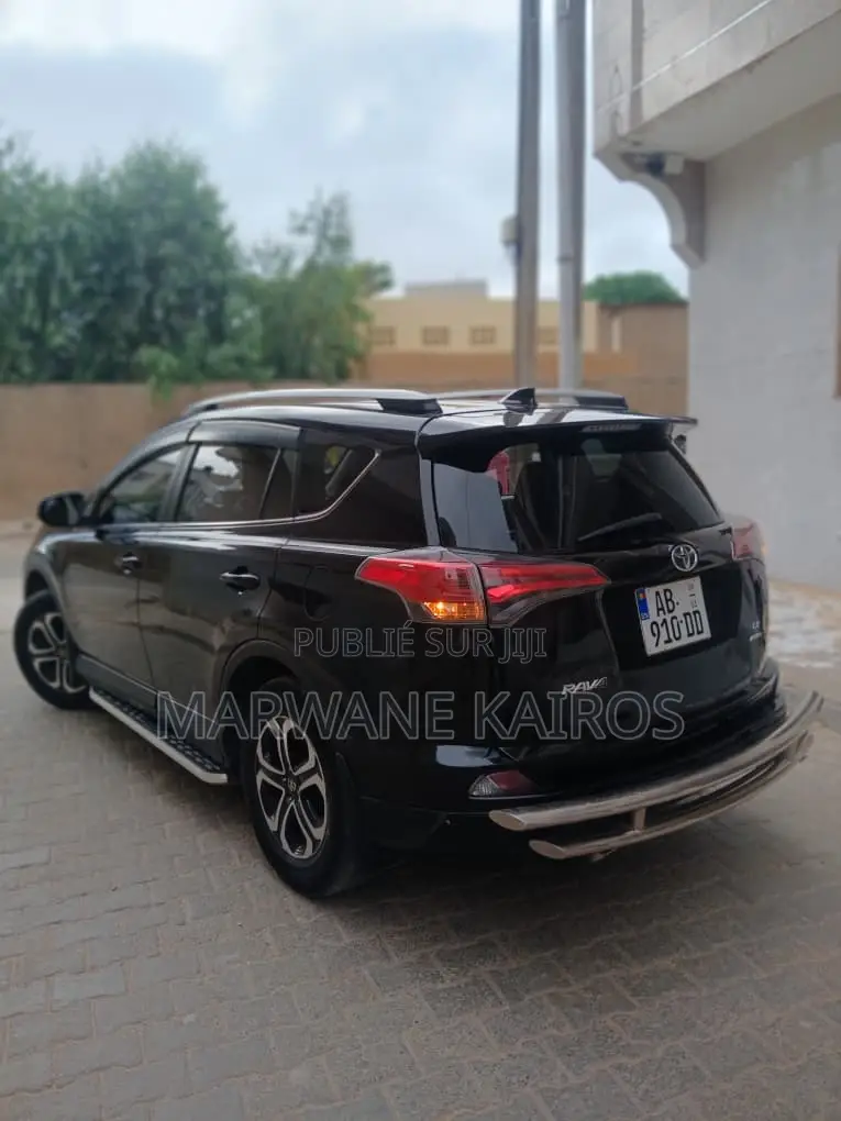 Toyota RAV4 2017 Noir