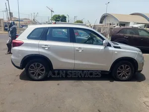 Suzuki Vitara 2020 Gris