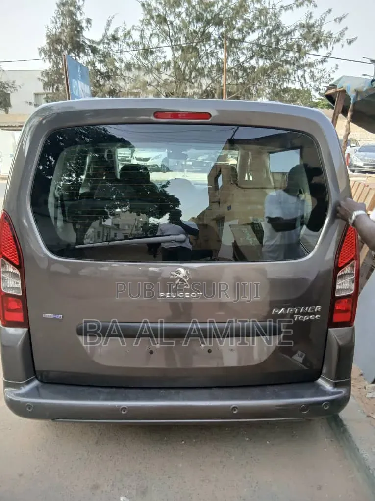 Peugeot Partenaire 2016 Gris
