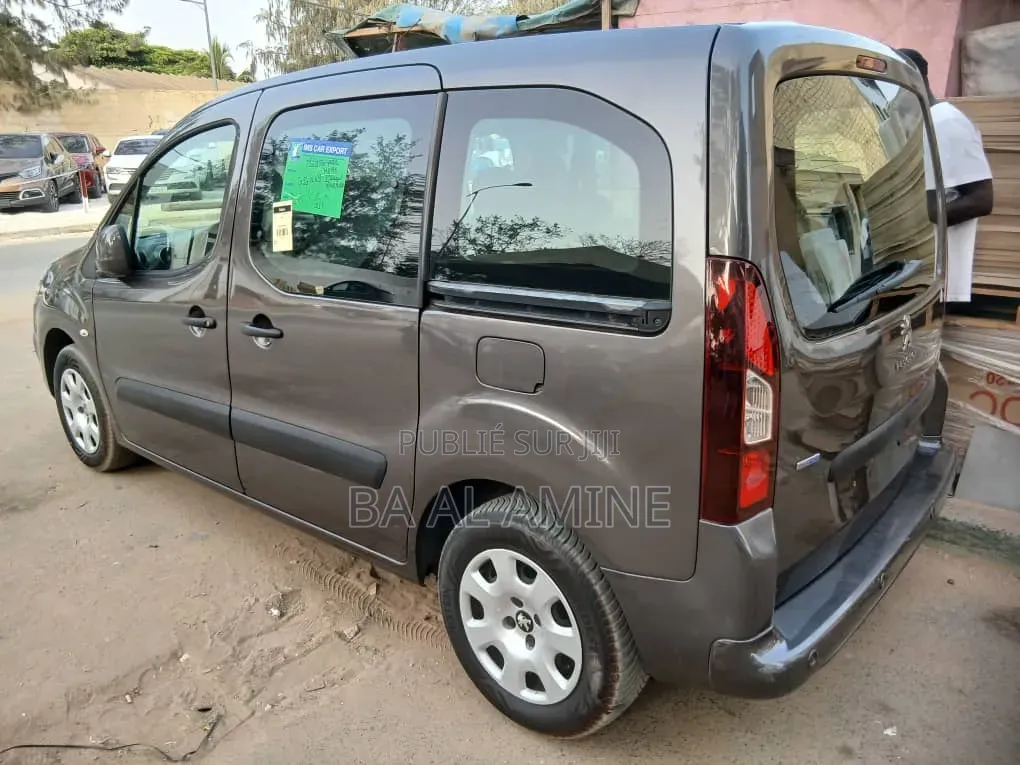 Peugeot Partenaire 2016 Gris
