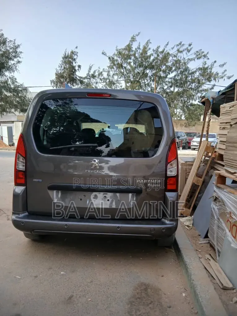 Peugeot Partenaire 2016 Gris