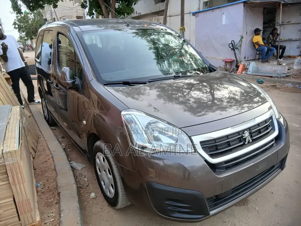 Peugeot Partenaire 2016 Gris