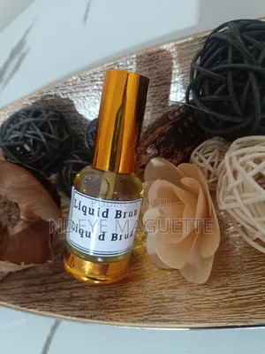 Plus De 30 Senteurs Disponibles Pour Nos Extraits De Parfums