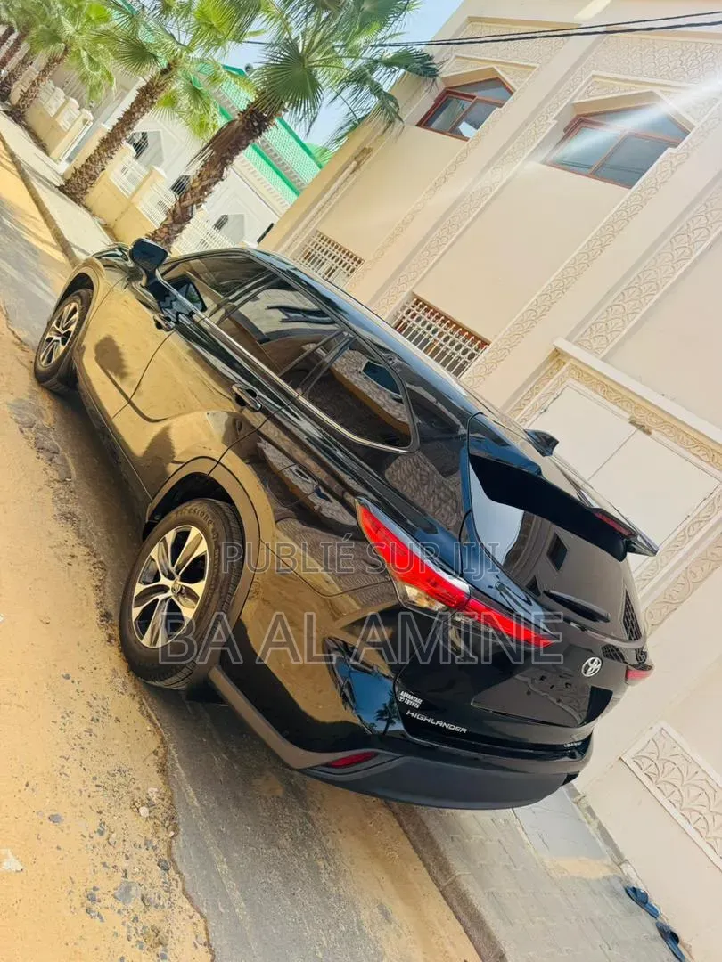 Toyota Highlander 2022 Noir