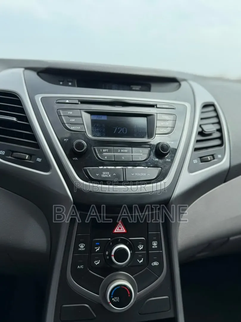 Hyundai Elantra 2016 Gris