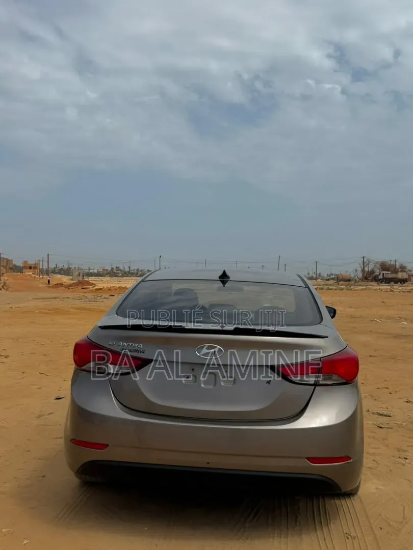 Hyundai Elantra 2016 Gris