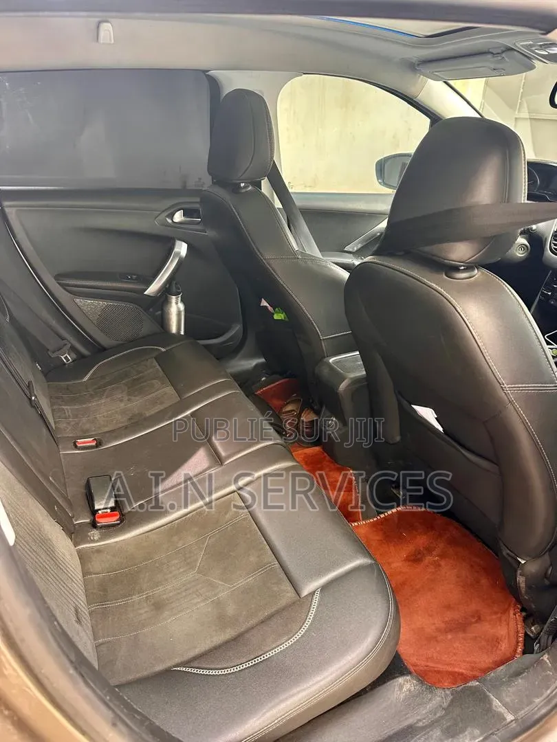 Peugeot 2008 2017 Gris