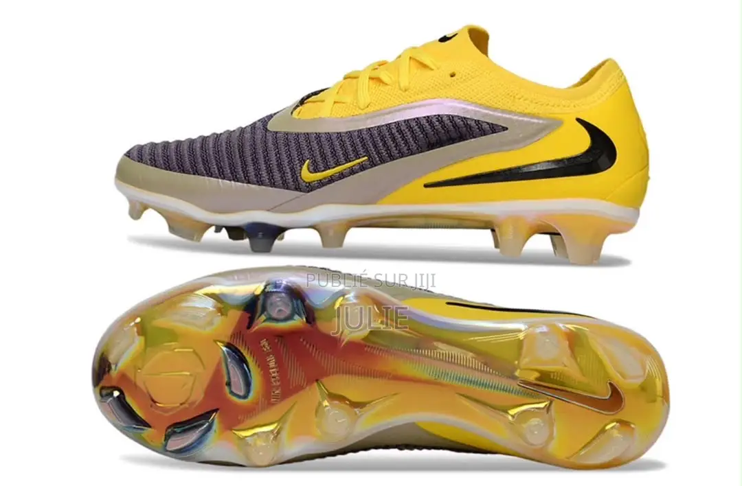 Godasse Chaussures Pour Les Footballeurs