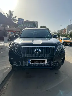 Toyota Land Cruiser Prado 2022 Noir