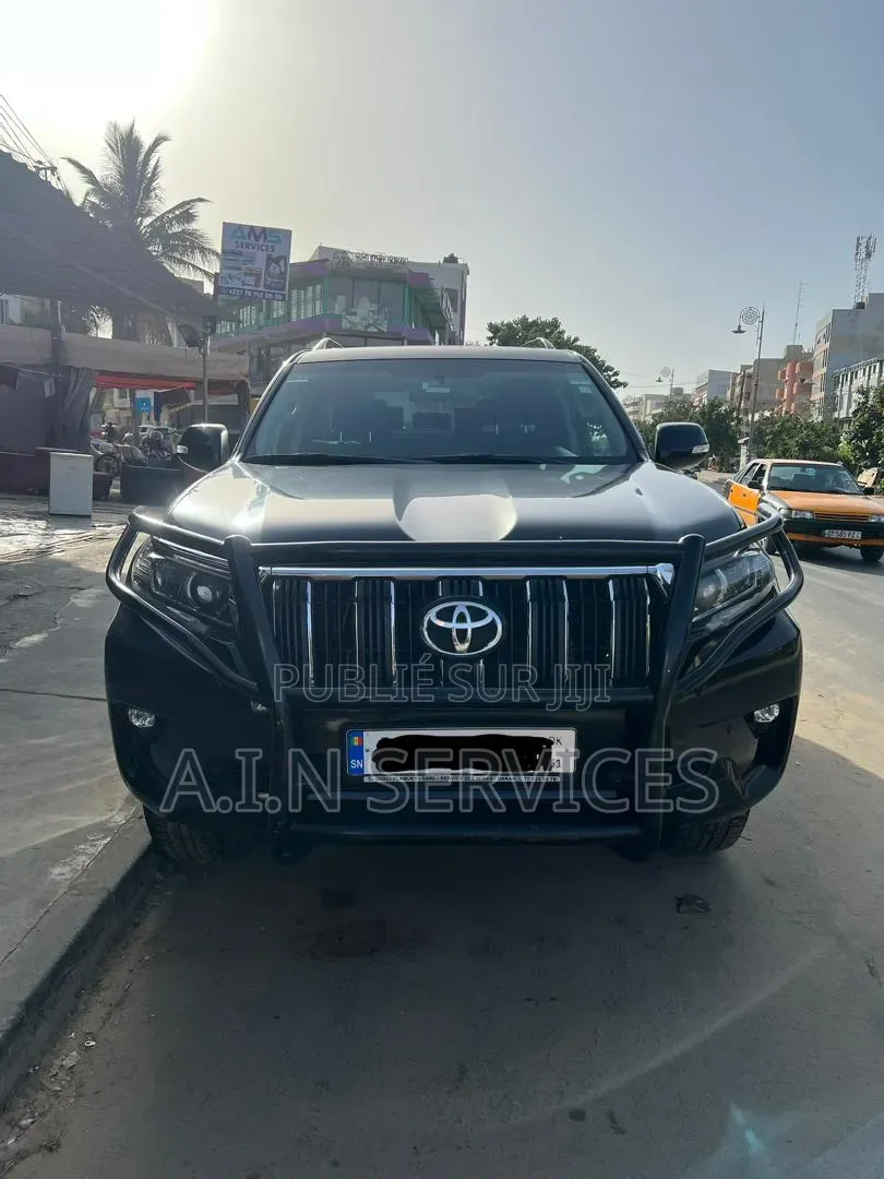 Toyota Land Cruiser Prado 2022 Noir