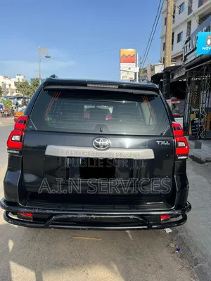 Toyota Land Cruiser Prado 2022 Noir