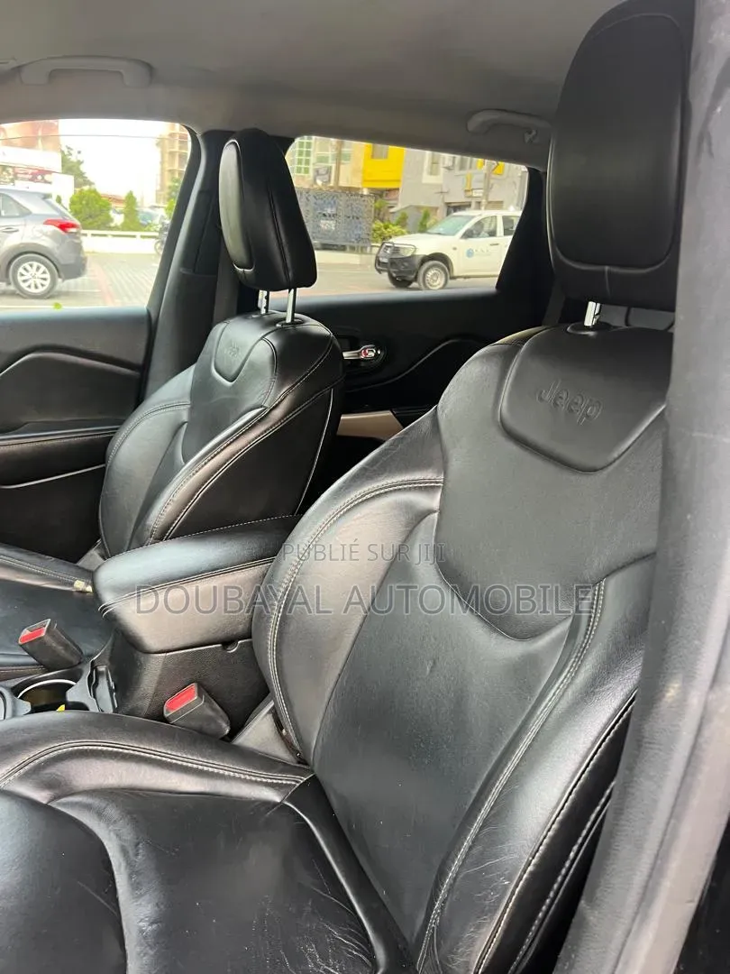 Jeep Cherokee 2018 Noir Mat