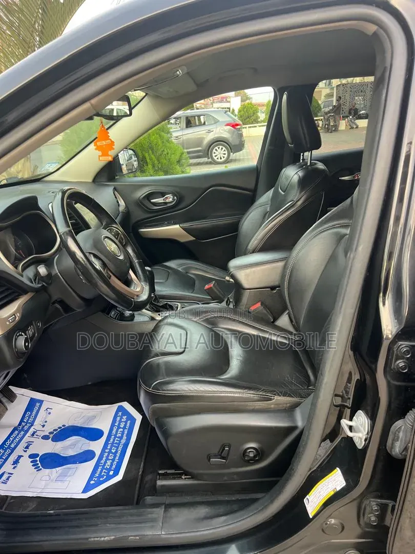 Jeep Cherokee 2018 Noir Mat