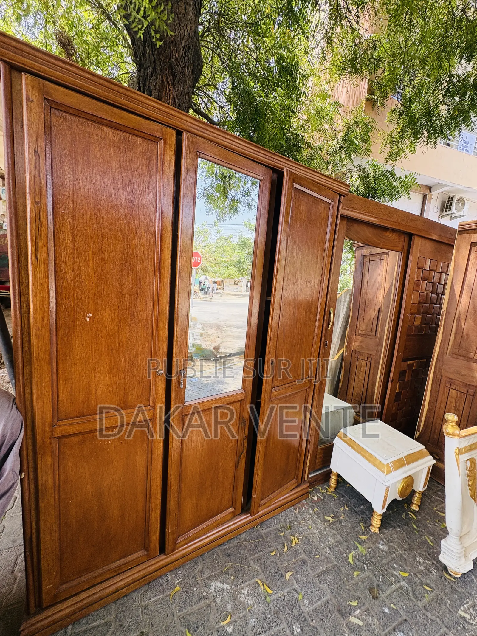 Armoire 3 Battant Porte Ouvrante en Bois Rigide