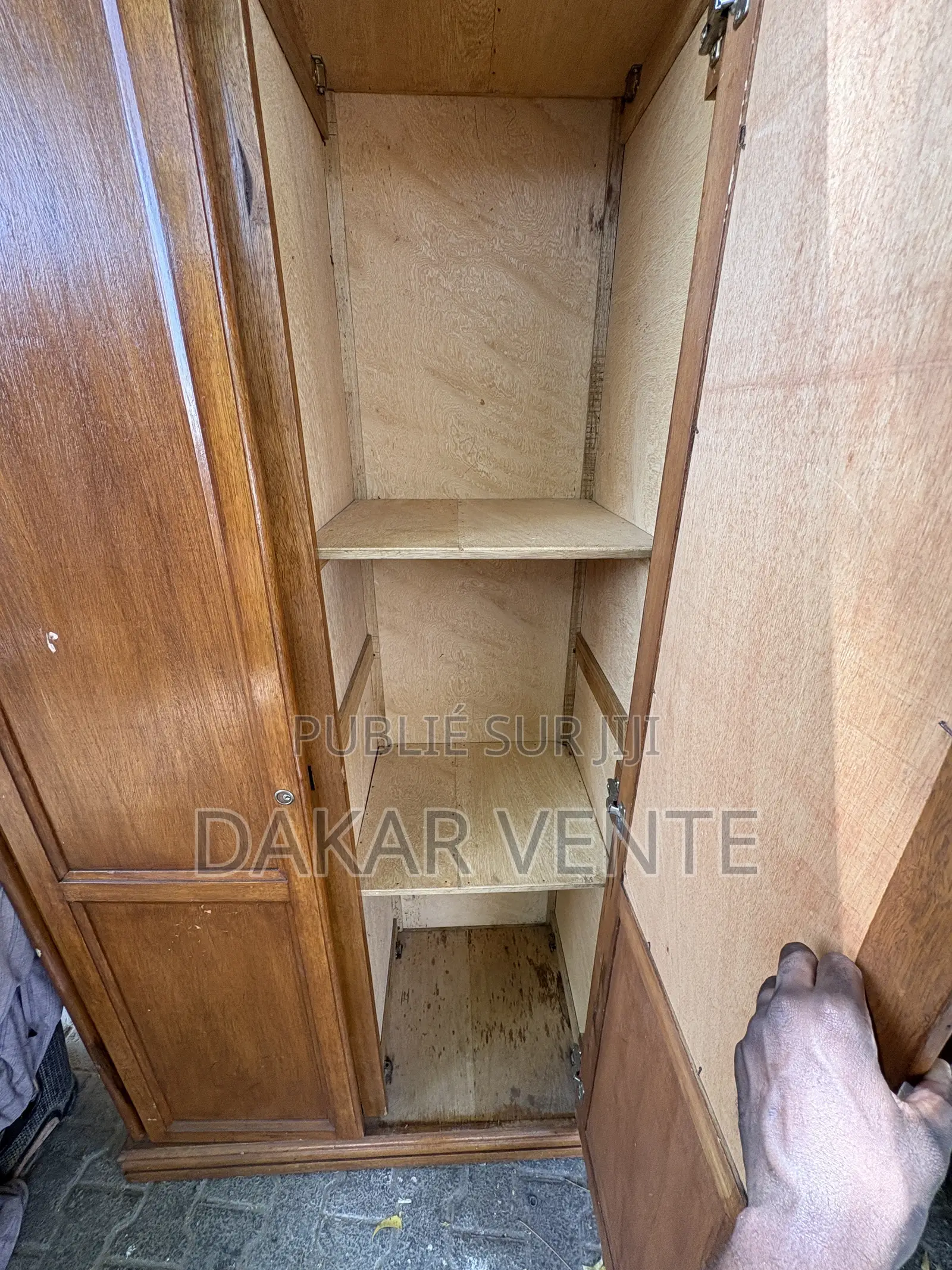 Armoire 3 Battant Porte Ouvrante en Bois Rigide