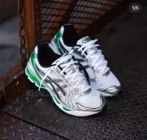 ASICS Gel Kayano 14 Disponible Pointure 40 À 45 Prix 15000f