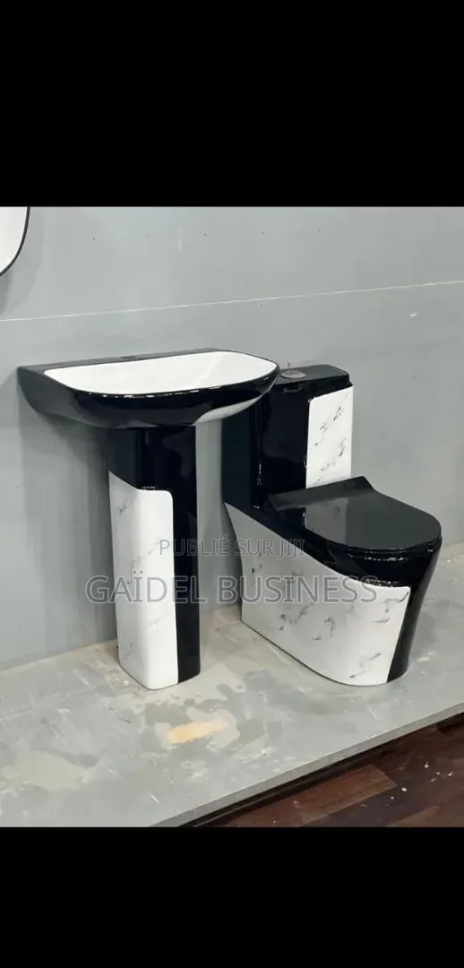 Ensemble Sanitaire Design Premium – Noir Laqué Effet Marbre Blanc