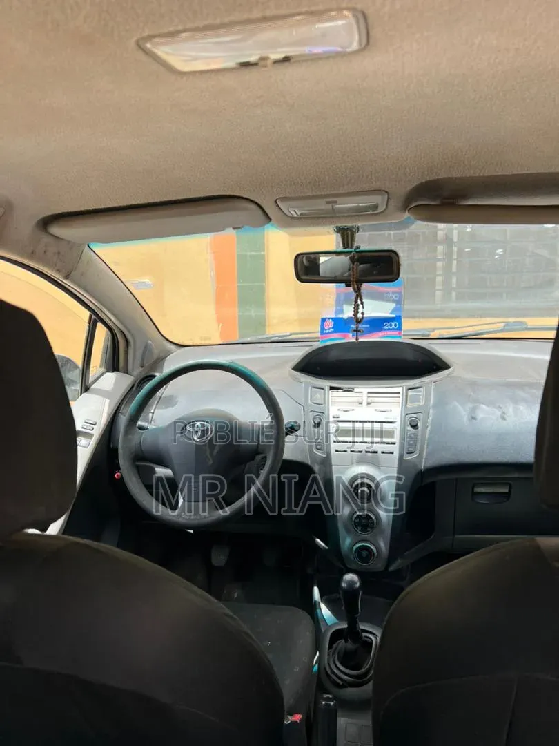 Toyota Yaris 2009 Gris