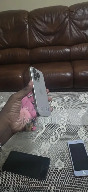 Nouveau Apple iPhone 16 Pro 128 GB Gris
