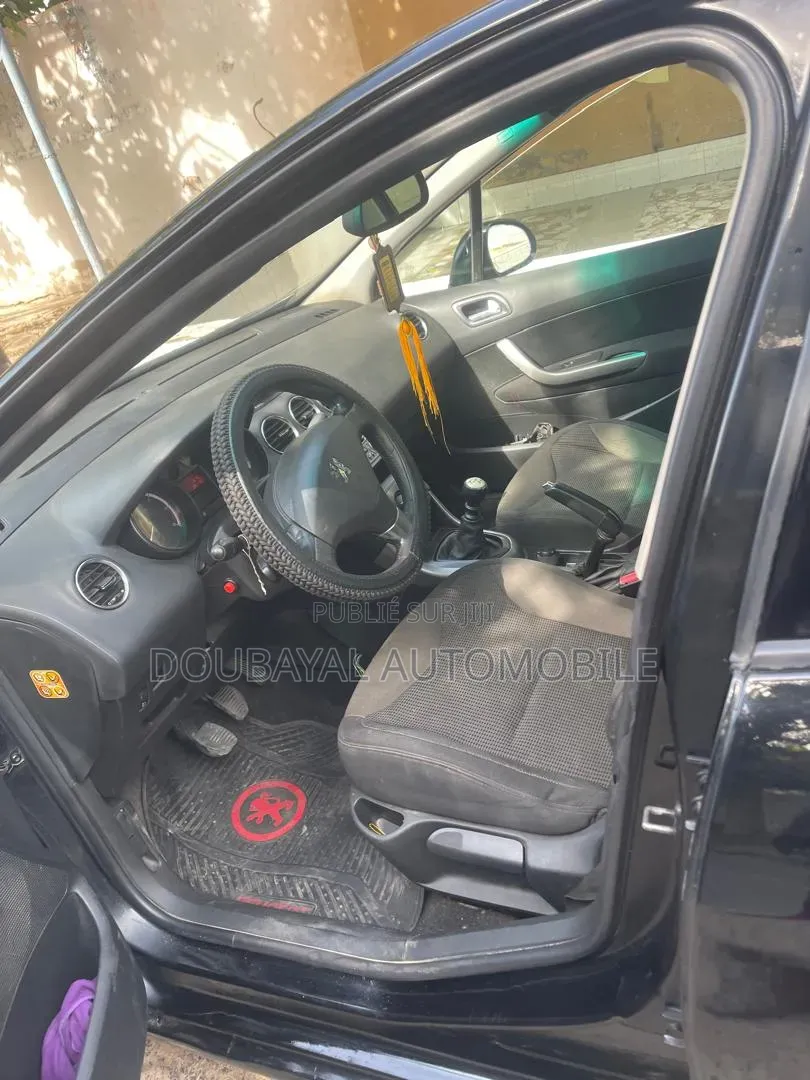 Peugeot 308 2013 Noir Mat
