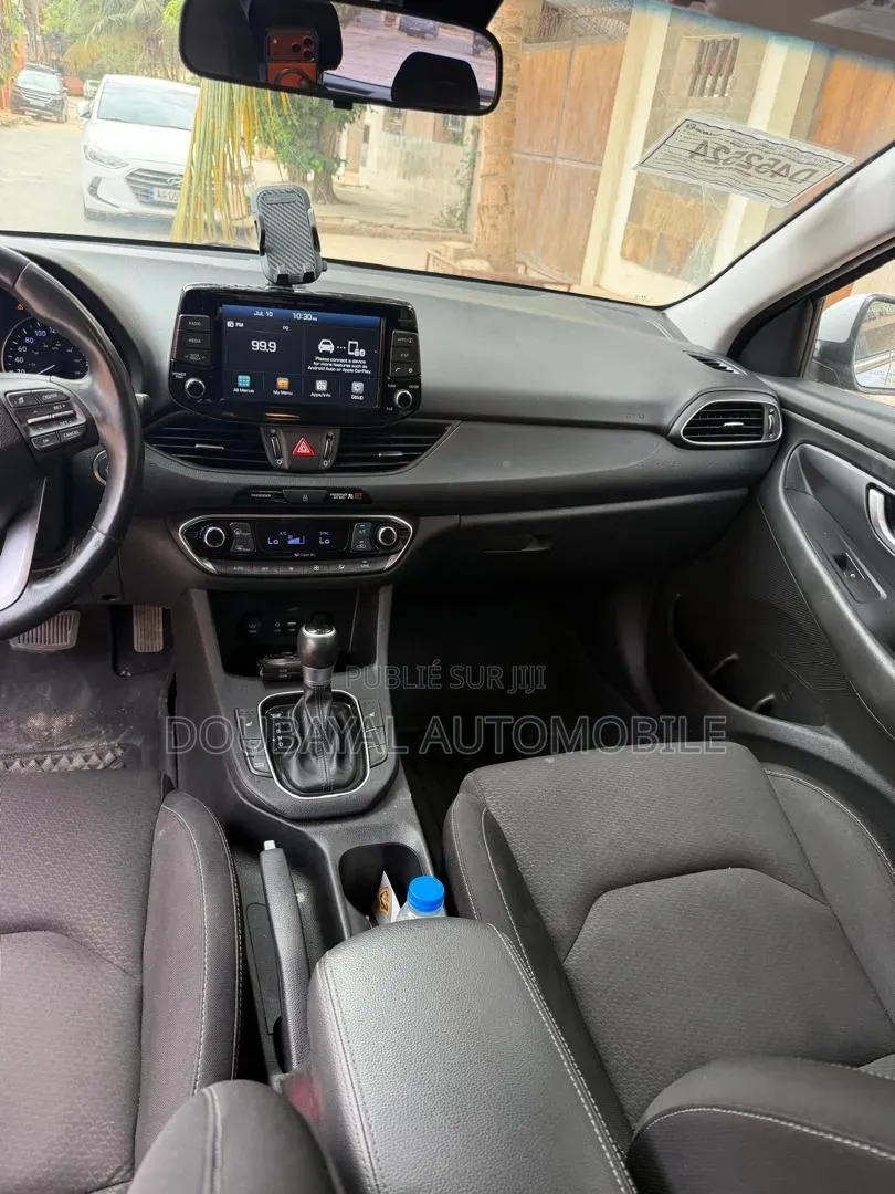 Hyundai Elantra 2018 Gris
