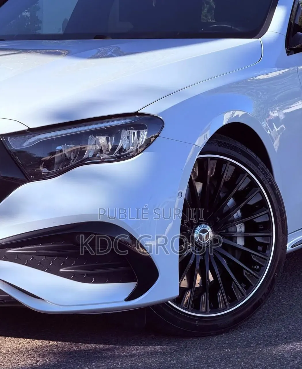 Mercedes-Benz 300E 2024 Blanc